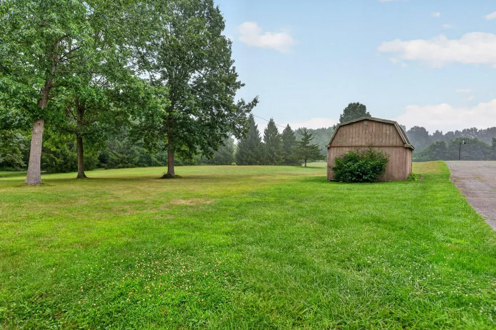 5430 E T AVENUE Brady Township, MI 49097