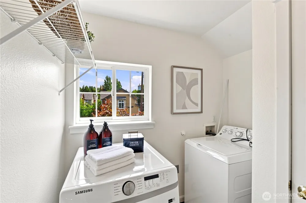 6513 24th Avenue NE #A Seattle, WA 98115