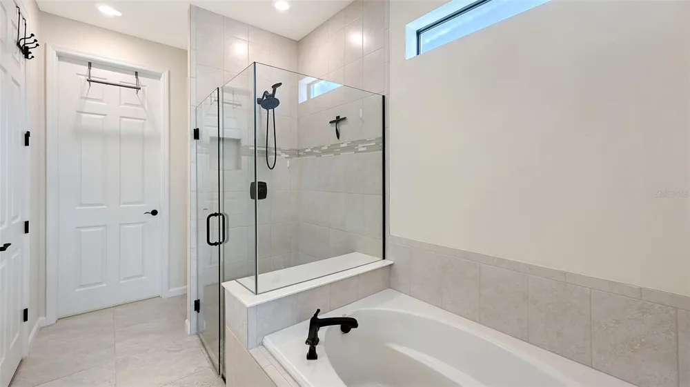 5721 SWEET LEAF WAY Sarasota, FL 34238