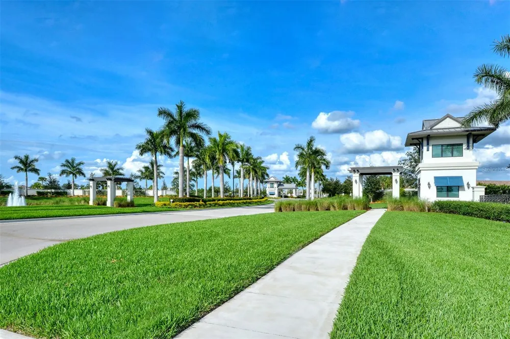 5721 SWEET LEAF WAY Sarasota, FL 34238