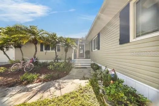 716 LEFFINGWELL AVENUE Ellenton, FL 34222