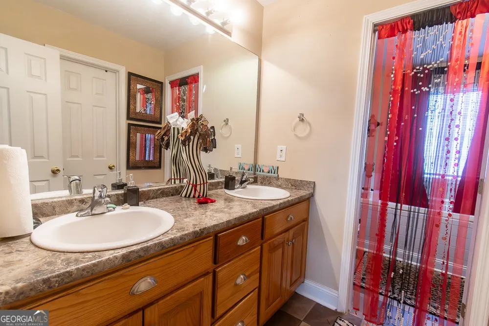 109 Laketrail DR Griffin, GA 30223