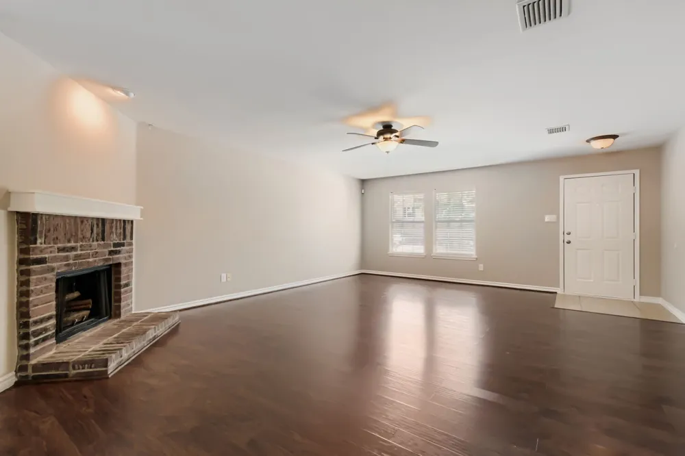1216 Haley Lane Burleson, TX 76028