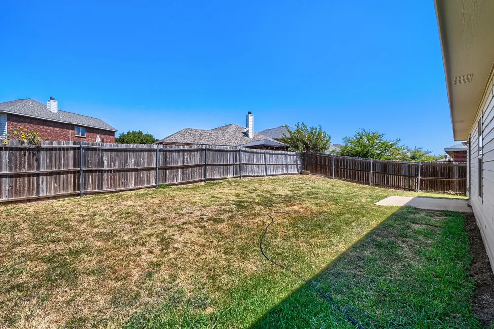 1216 Haley Lane Burleson, TX 76028