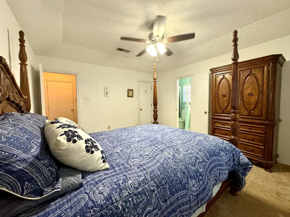 713 Owens Drive Crowley, TX 76036