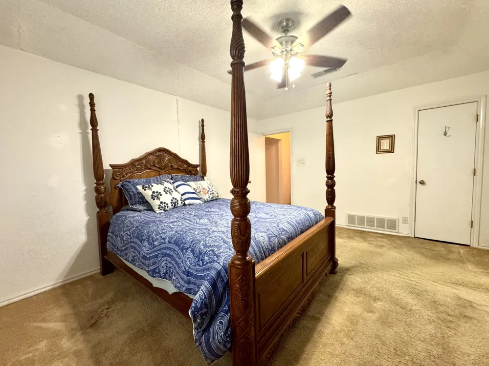 713 Owens Drive Crowley, TX 76036