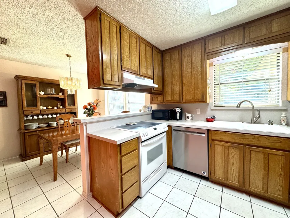 713 Owens Drive Crowley, TX 76036