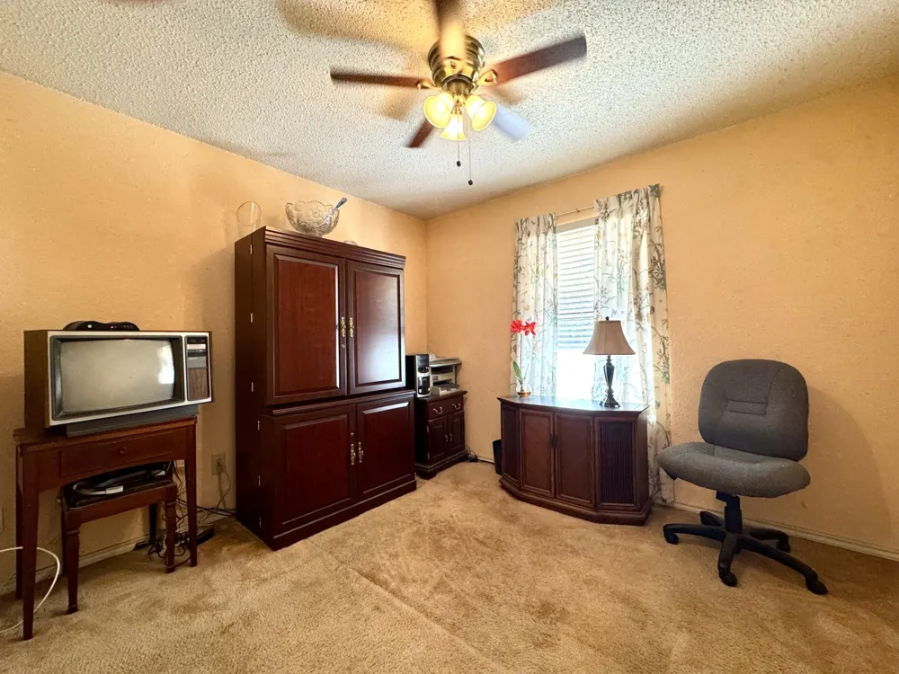 713 Owens Drive Crowley, TX 76036