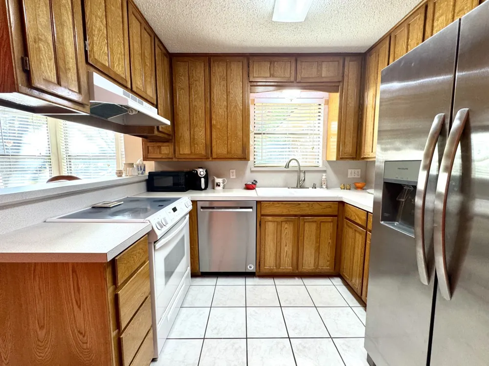 713 Owens Drive Crowley, TX 76036