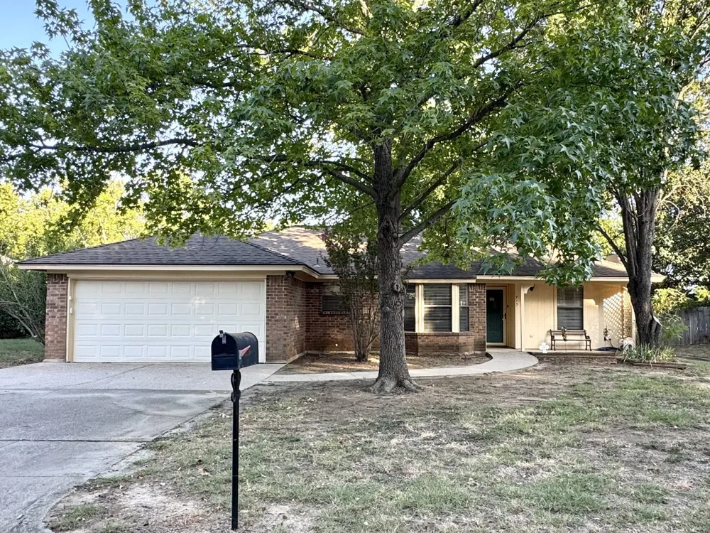 713 Owens Drive Crowley, TX 76036