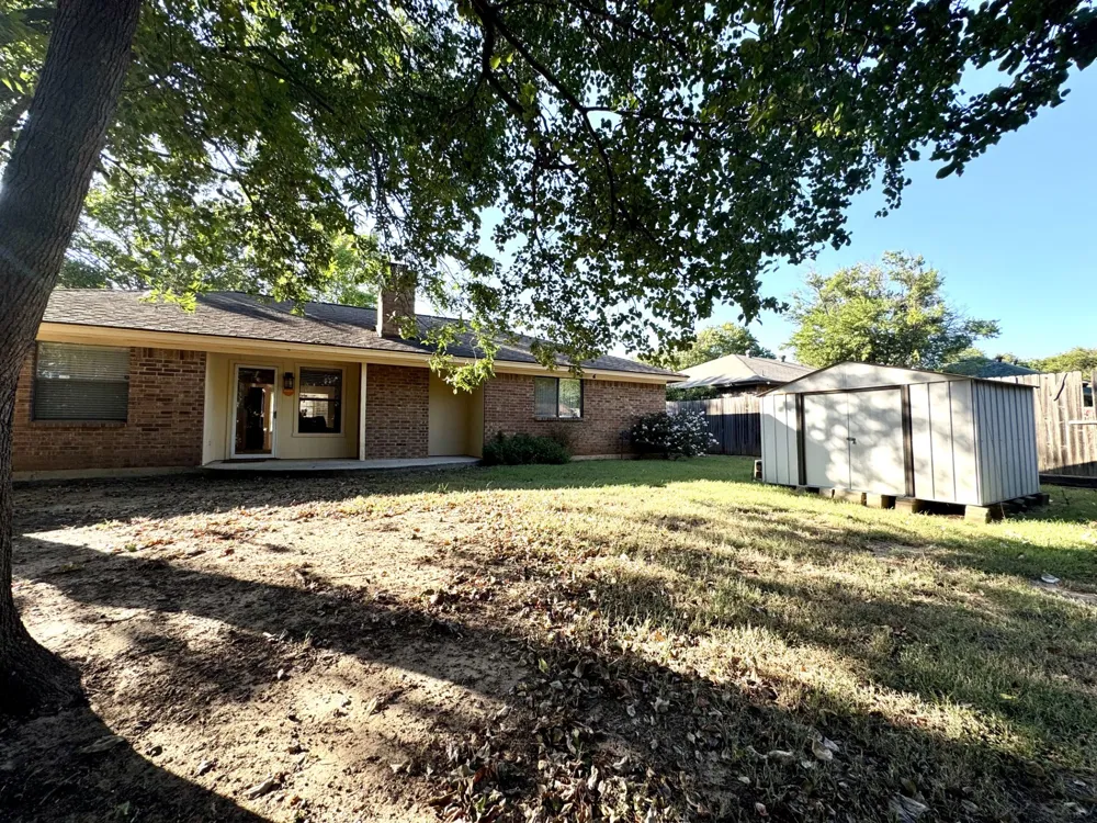 713 Owens Drive Crowley, TX 76036