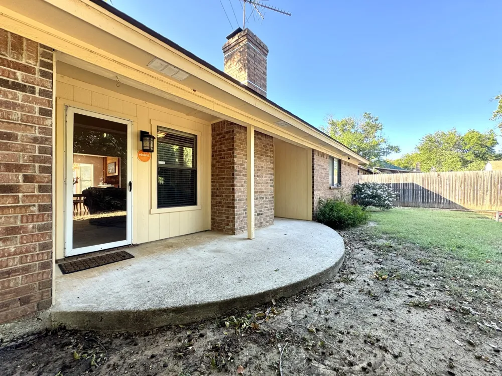 713 Owens Drive Crowley, TX 76036