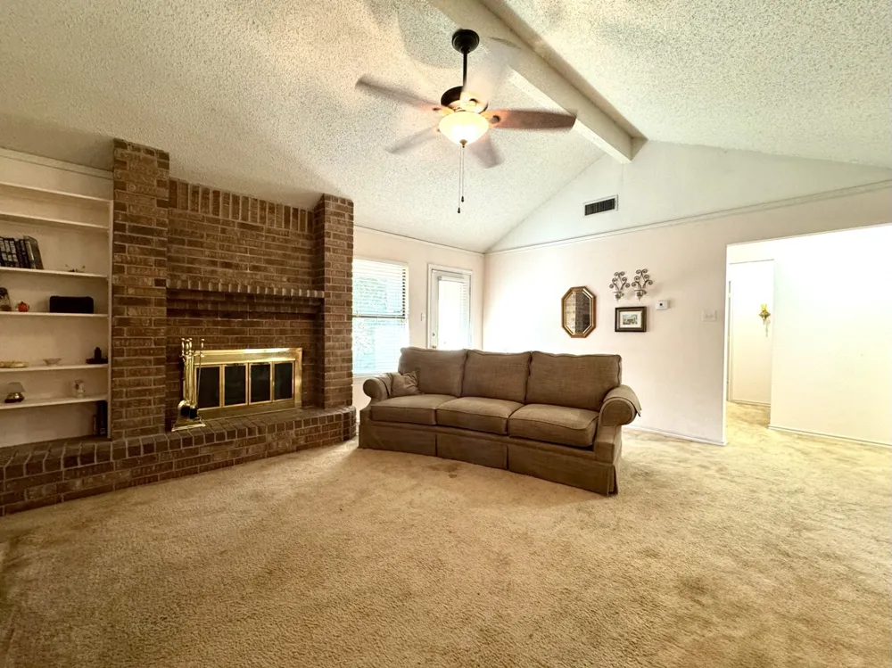 713 Owens Drive Crowley, TX 76036