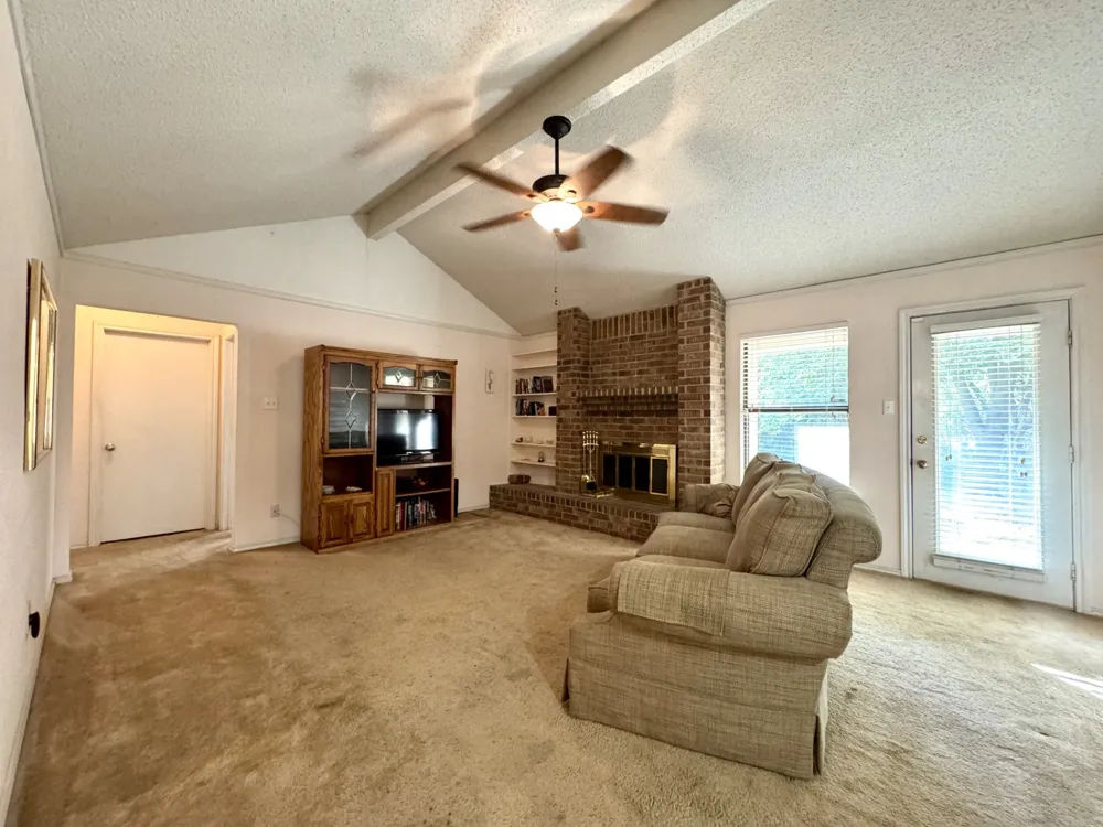 713 Owens Drive Crowley, TX 76036