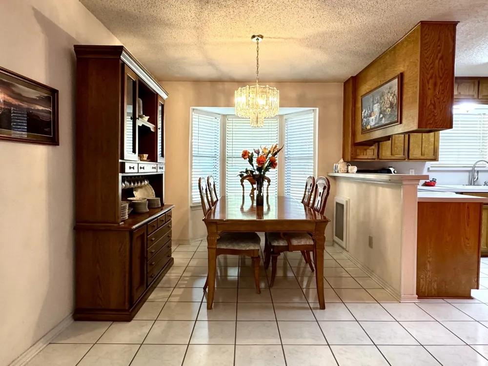 713 Owens Drive Crowley, TX 76036