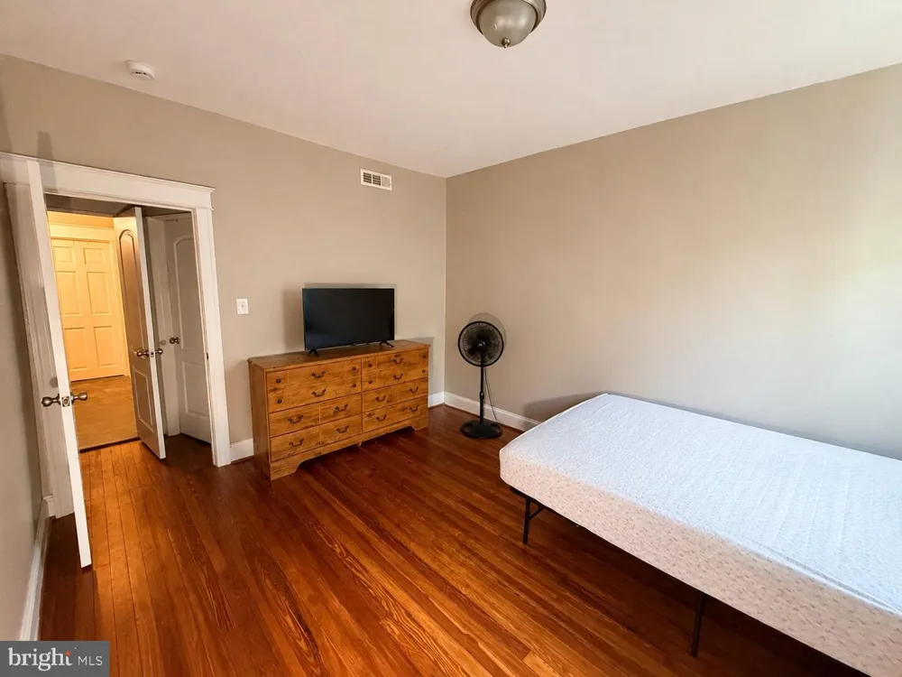 2641 AISQUITH STREET Baltimore, MD 21218