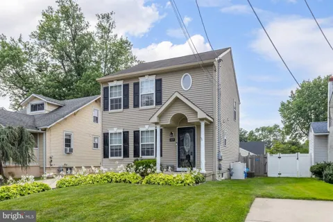 869 ORCHARD AVENUE
