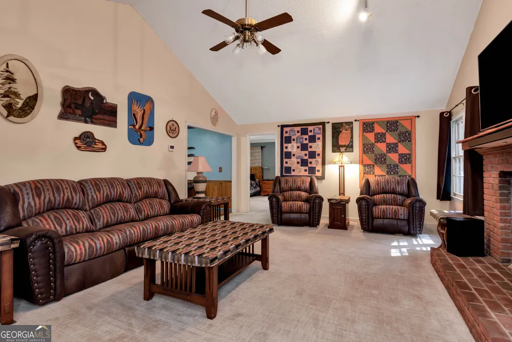 5658 Raintree TRCE Oakwood, GA 30566