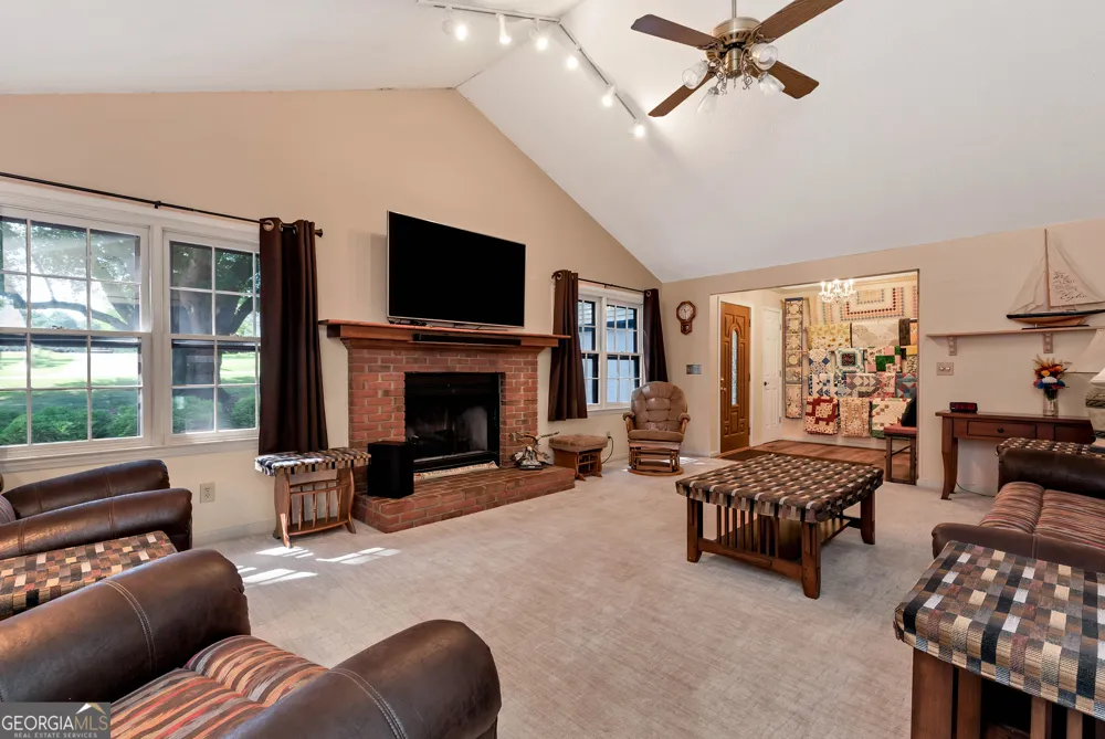 5658 Raintree TRCE Oakwood, GA 30566