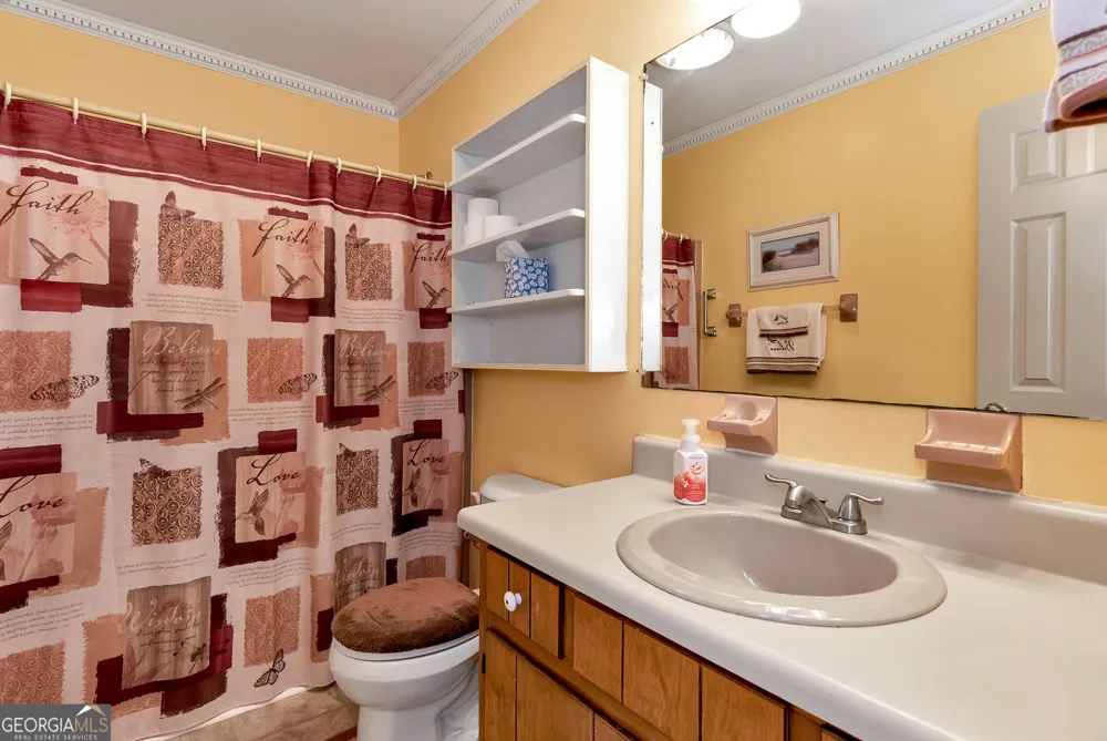 5658 Raintree TRCE Oakwood, GA 30566