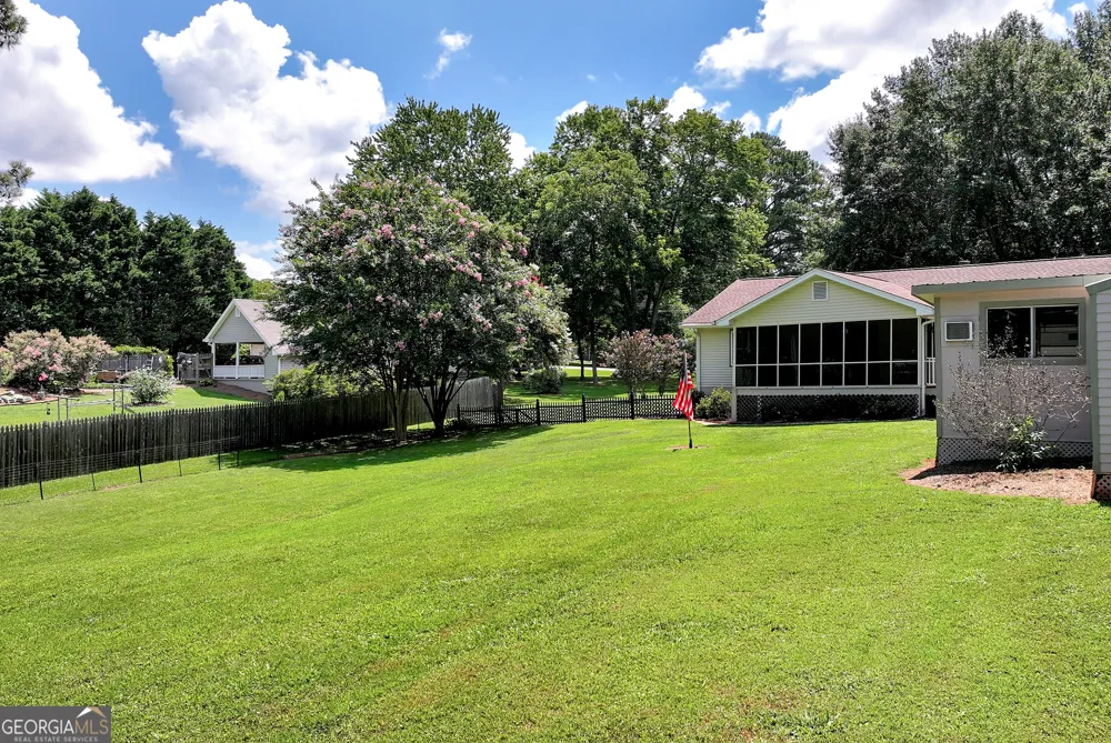 5658 Raintree TRCE Oakwood, GA 30566