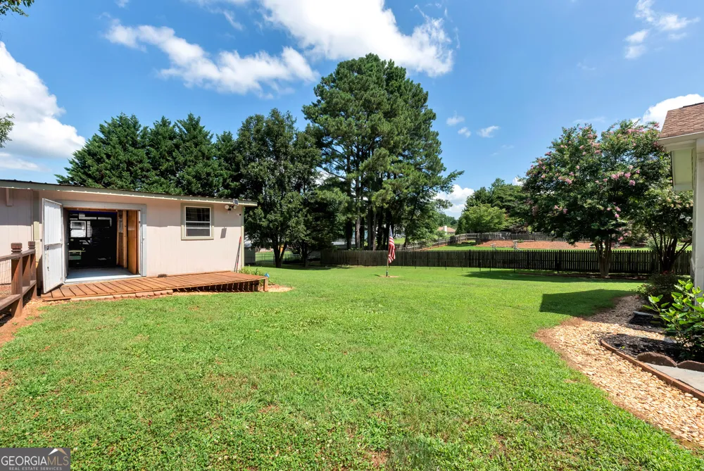 5658 Raintree TRCE Oakwood, GA 30566