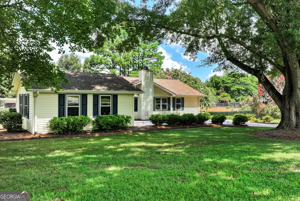 5658 Raintree TRCE Oakwood, GA 30566