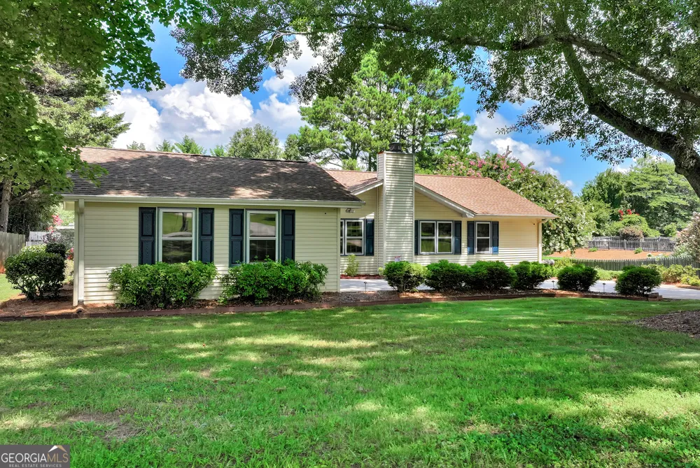 5658 Raintree TRCE Oakwood, GA 30566