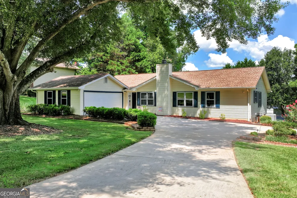 5658 Raintree TRCE Oakwood, GA 30566