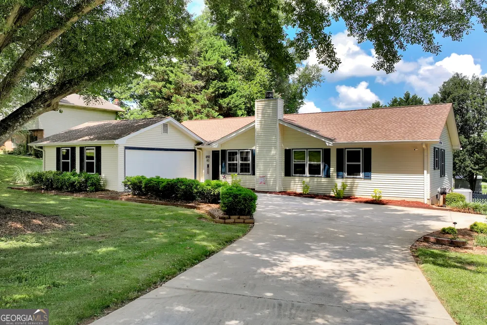5658 Raintree TRCE Oakwood, GA 30566