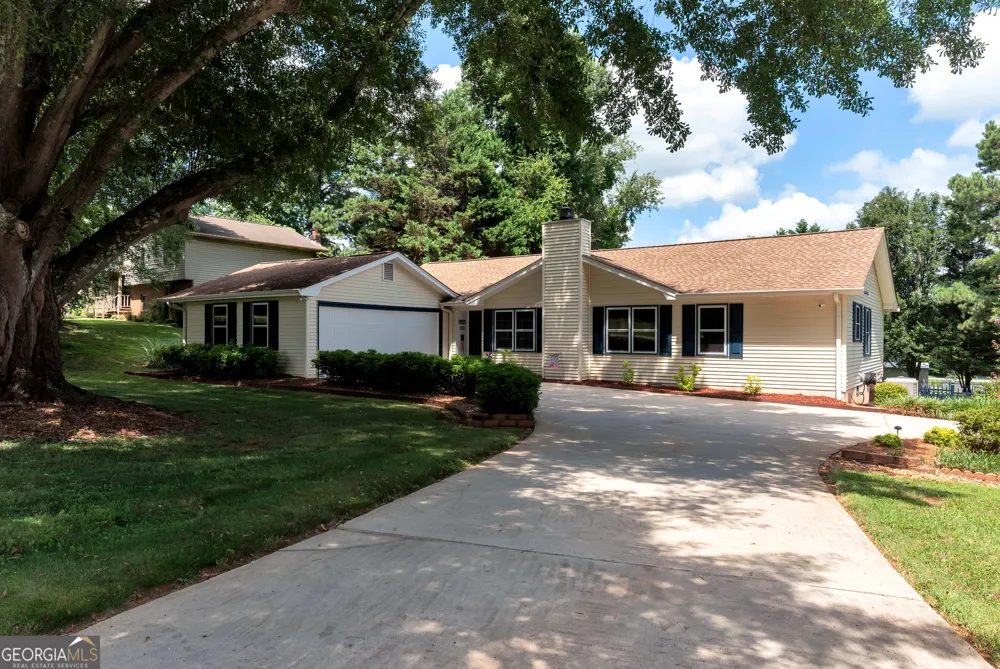 5658 Raintree TRCE Oakwood, GA 30566