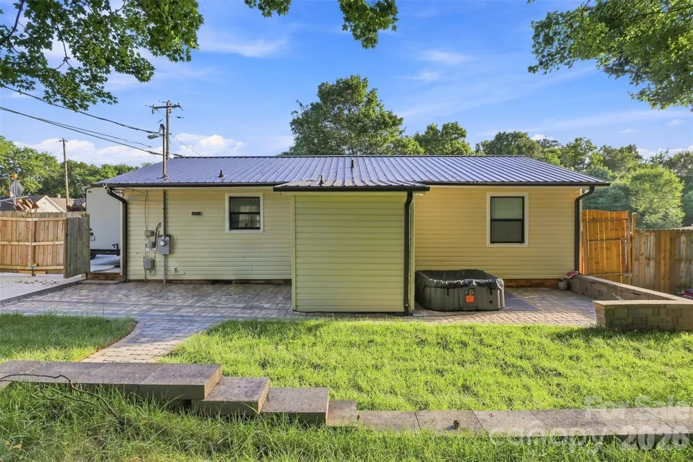 100 W Nims Avenue Mount Holly, NC 28120