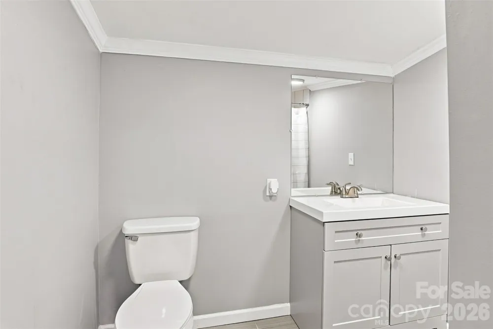 100 W Nims Avenue Mount Holly, NC 28120