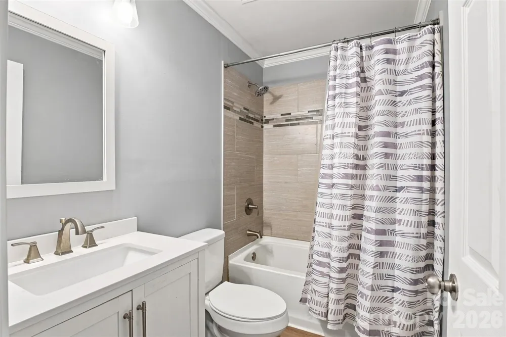 100 W Nims Avenue Mount Holly, NC 28120