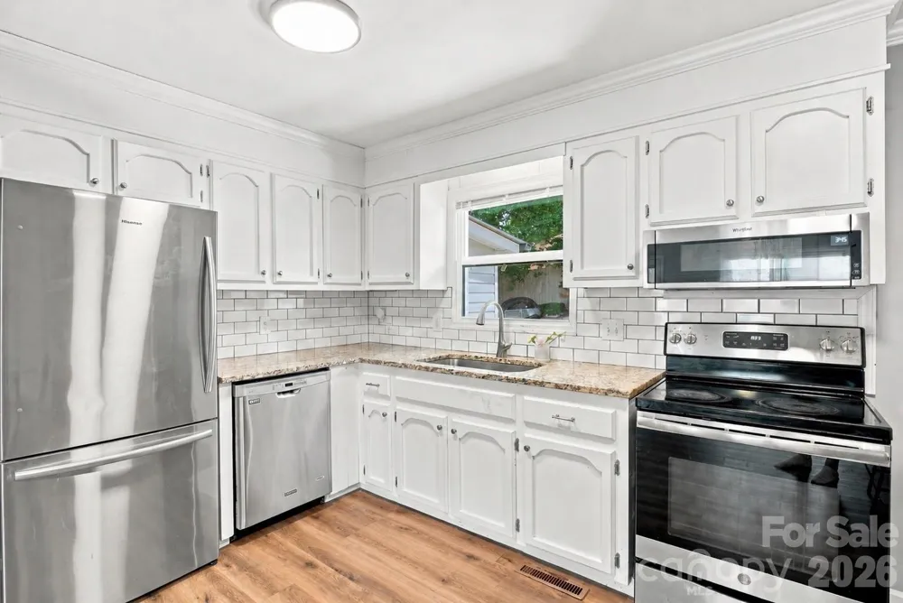 100 W Nims Avenue Mount Holly, NC 28120
