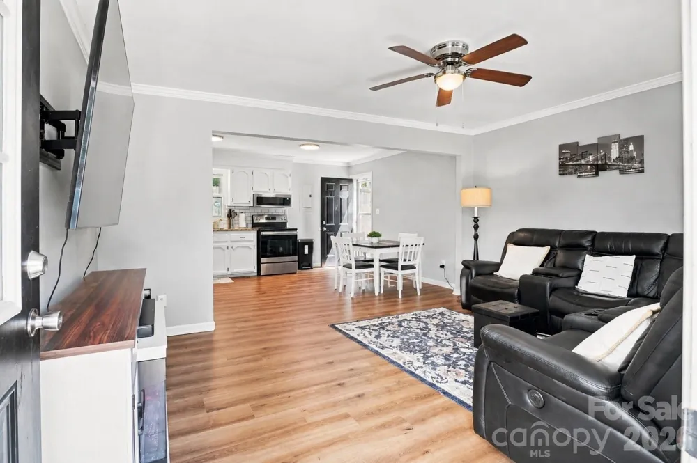 100 W Nims Avenue Mount Holly, NC 28120