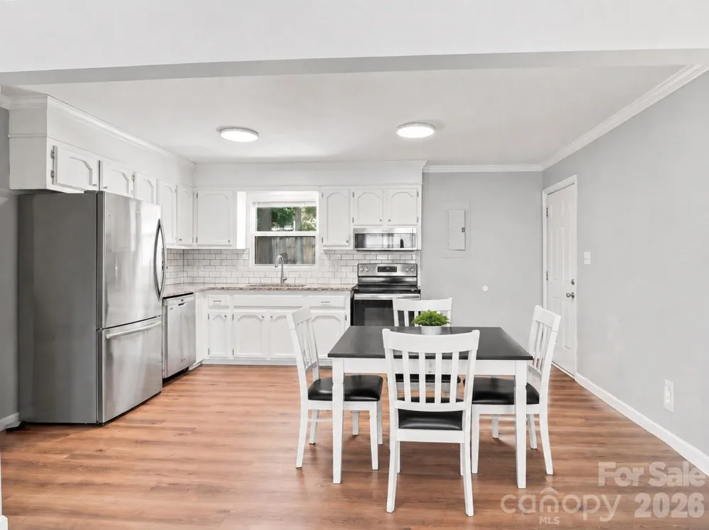 100 W Nims Avenue Mount Holly, NC 28120
