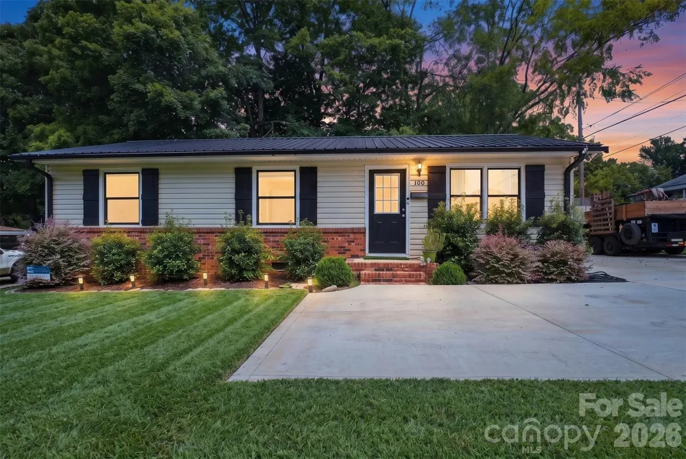 100 W Nims Avenue Mount Holly, NC 28120