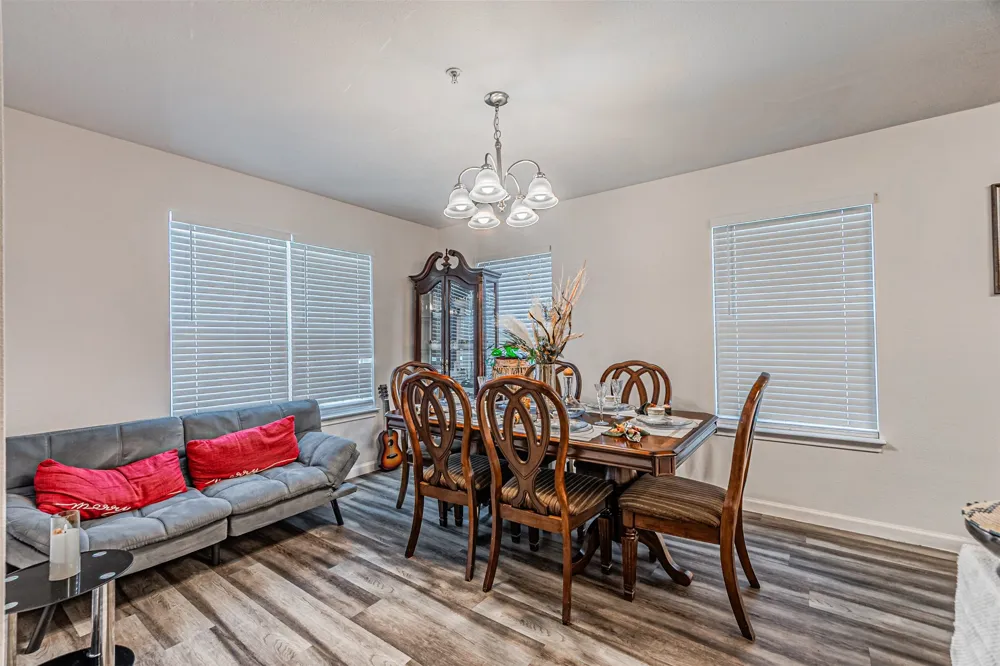 1109 E AVENUE Plano, TX 75074