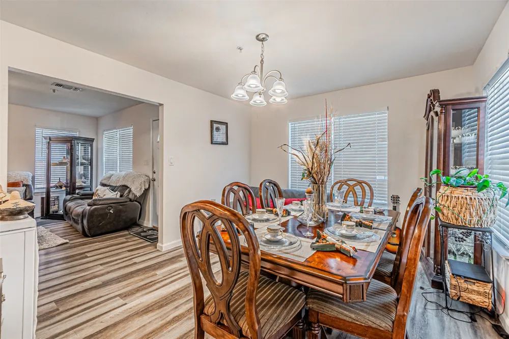 1109 E AVENUE Plano, TX 75074