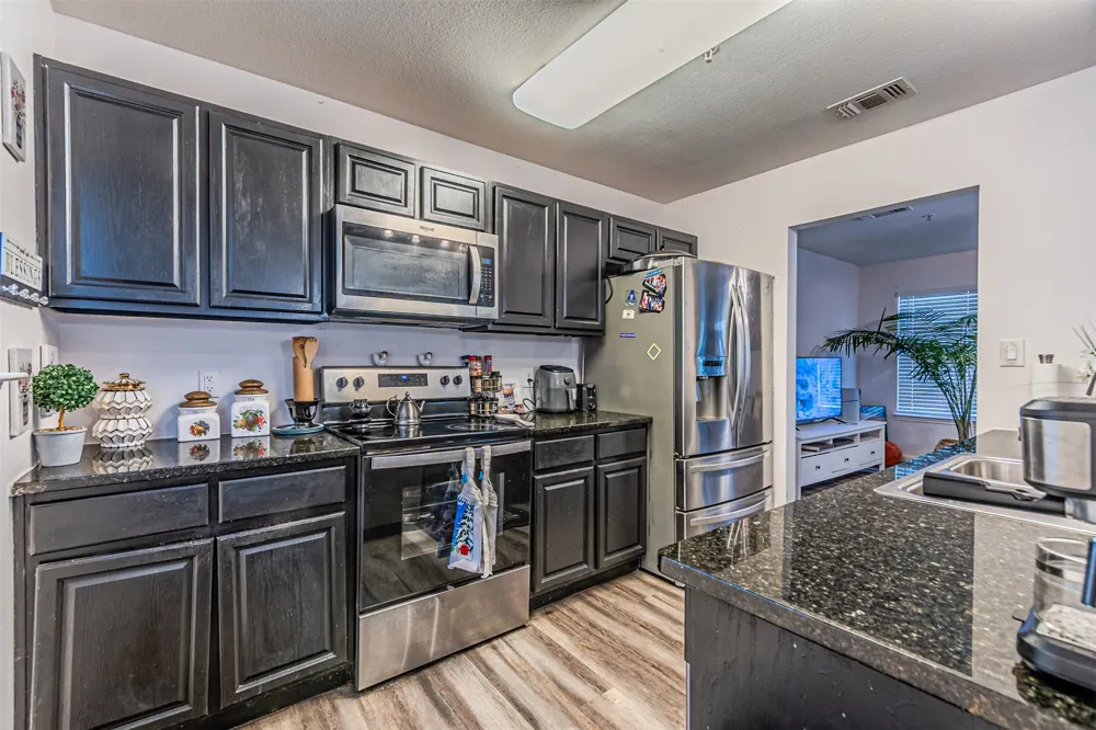 1109 E AVENUE Plano, TX 75074