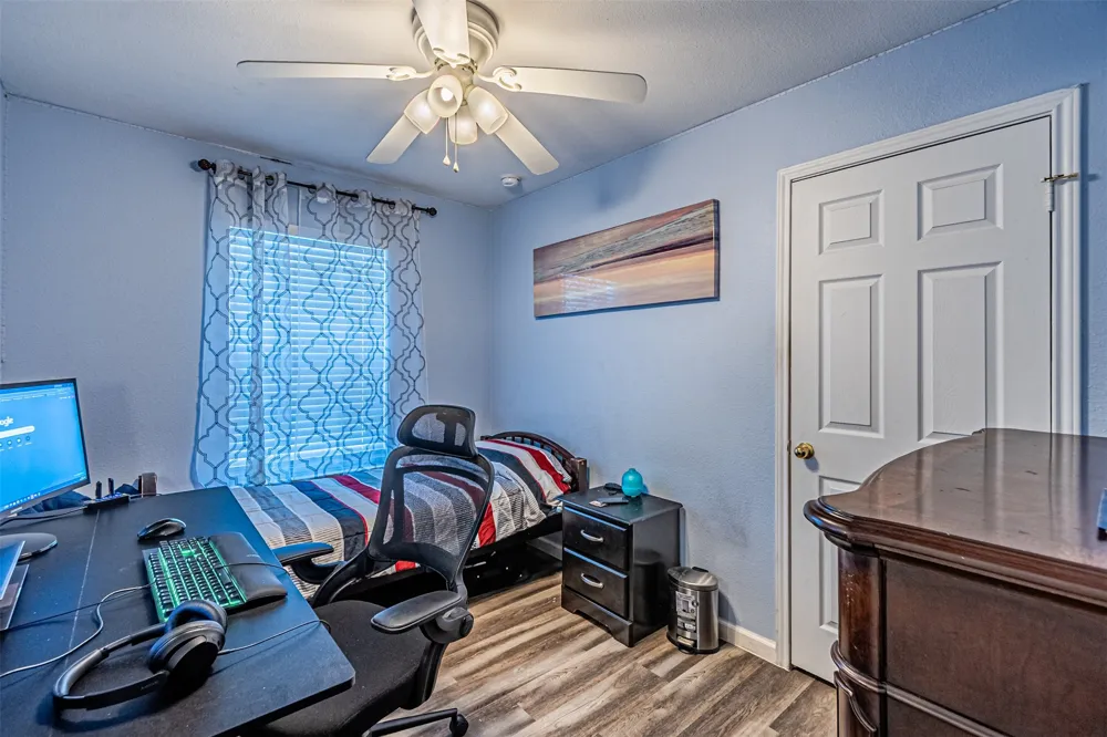 1109 E AVENUE Plano, TX 75074