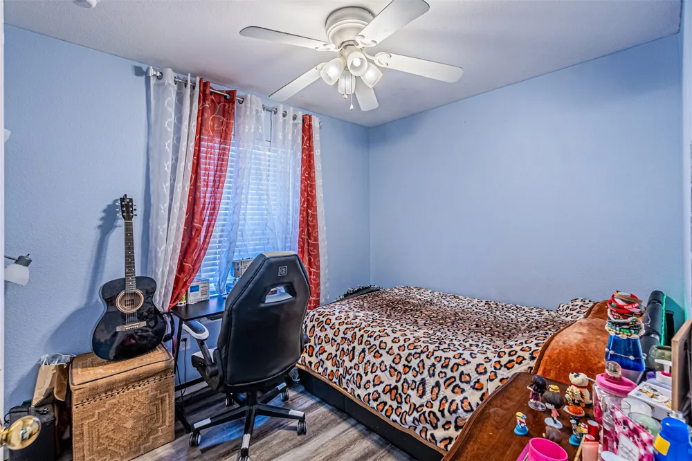 1109 E AVENUE Plano, TX 75074