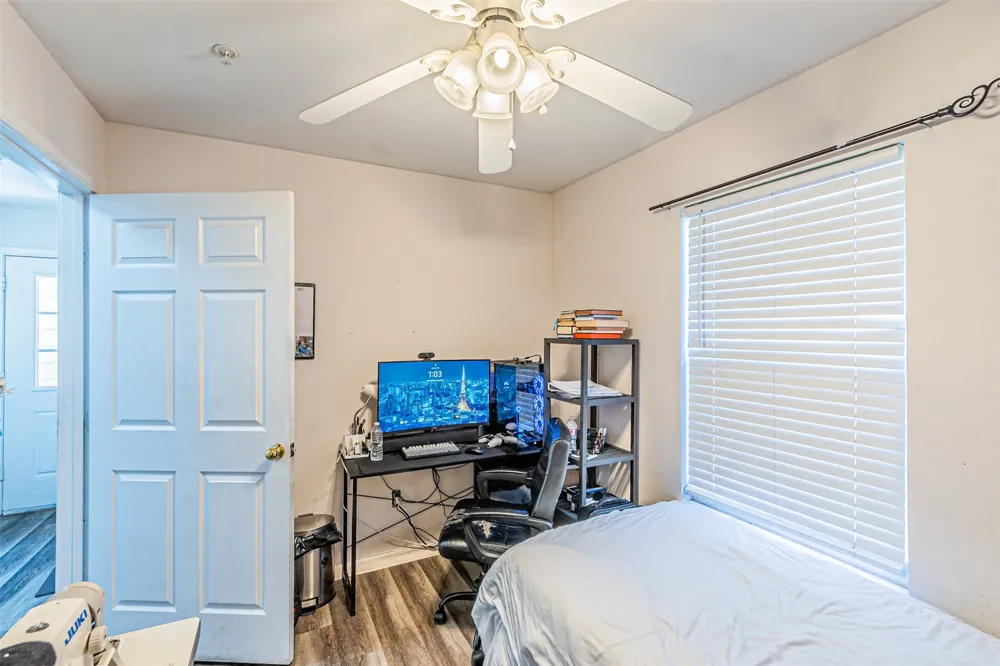 1109 E AVENUE Plano, TX 75074