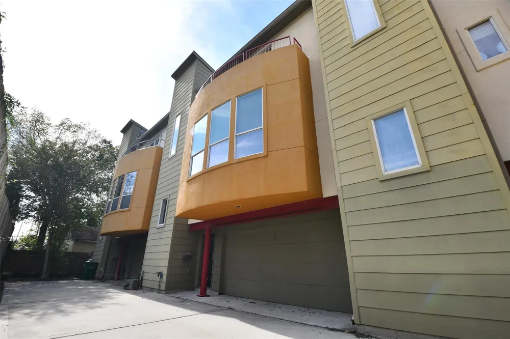 92 Dennis Street #B Houston, TX 77006