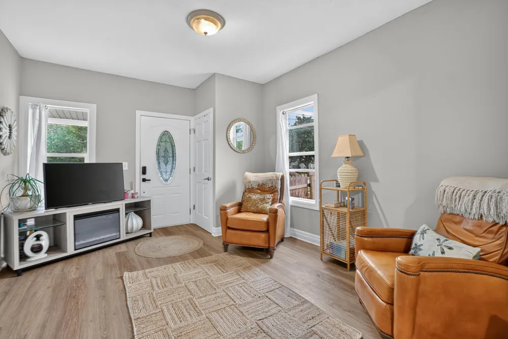 637 Leonard Street NE Grand Rapids, MI 49503