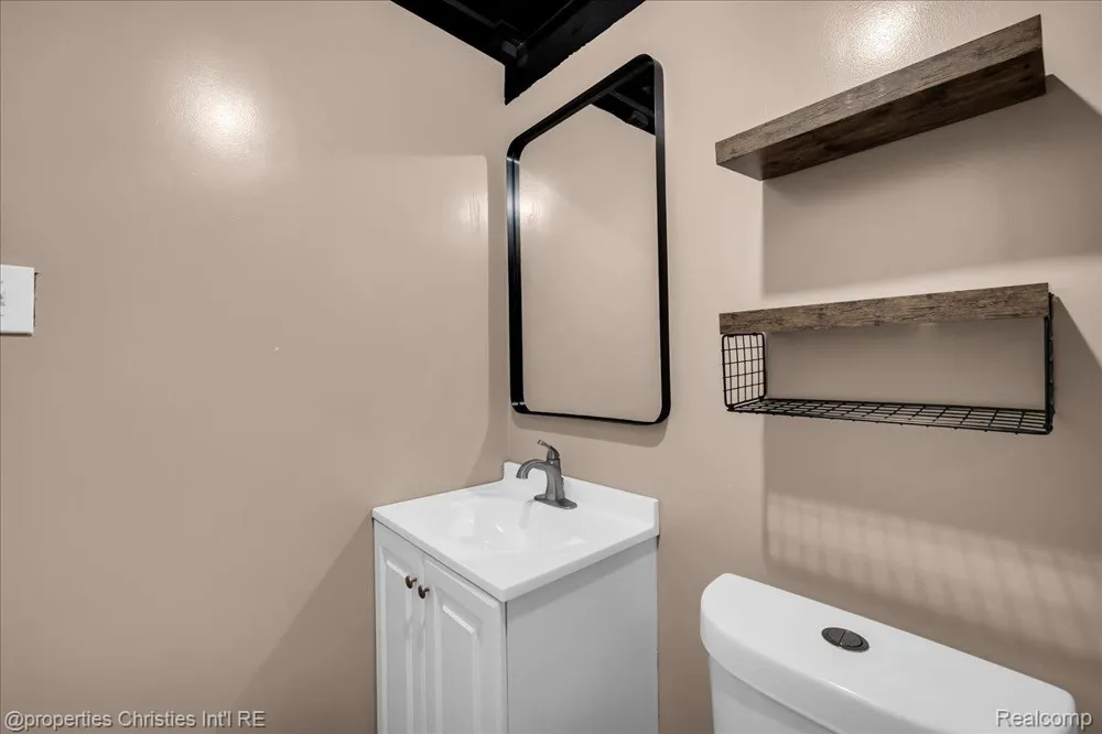 24600 Manistee Street Oak Park City, MI 48237