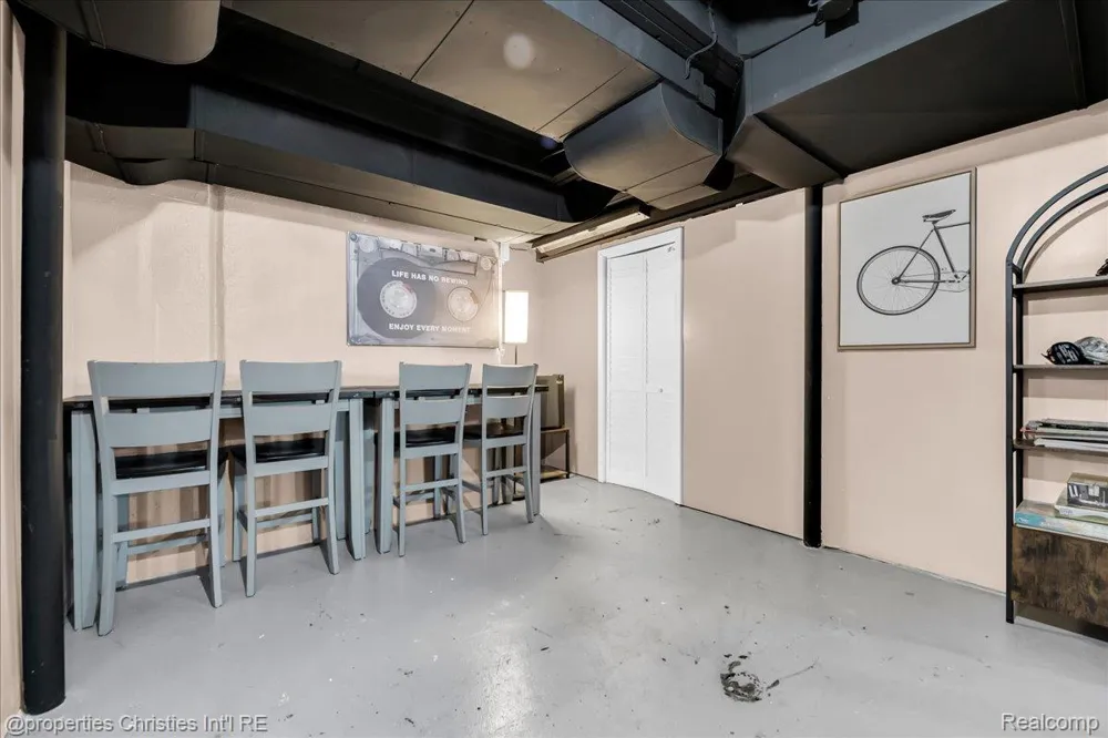24600 Manistee Street Oak Park City, MI 48237