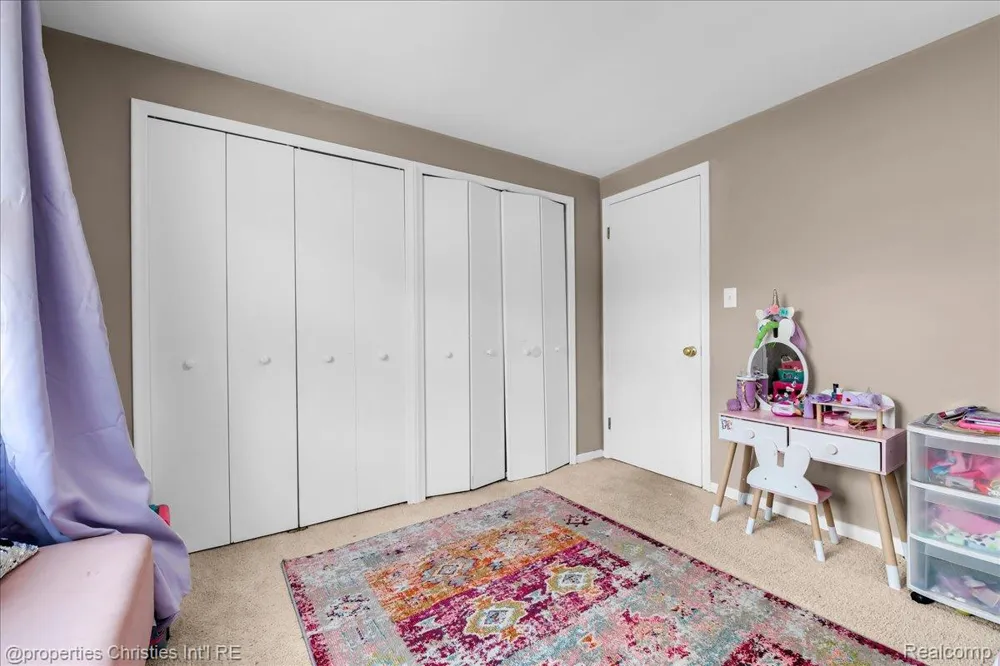 24600 Manistee Street Oak Park City, MI 48237