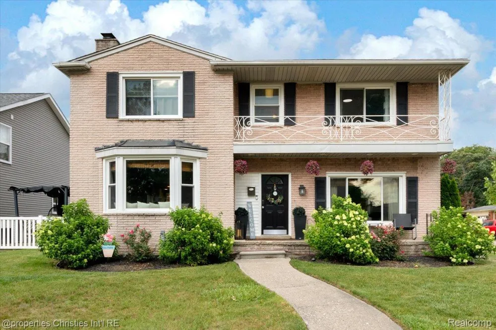 24600 Manistee Street Oak Park City, MI 48237
